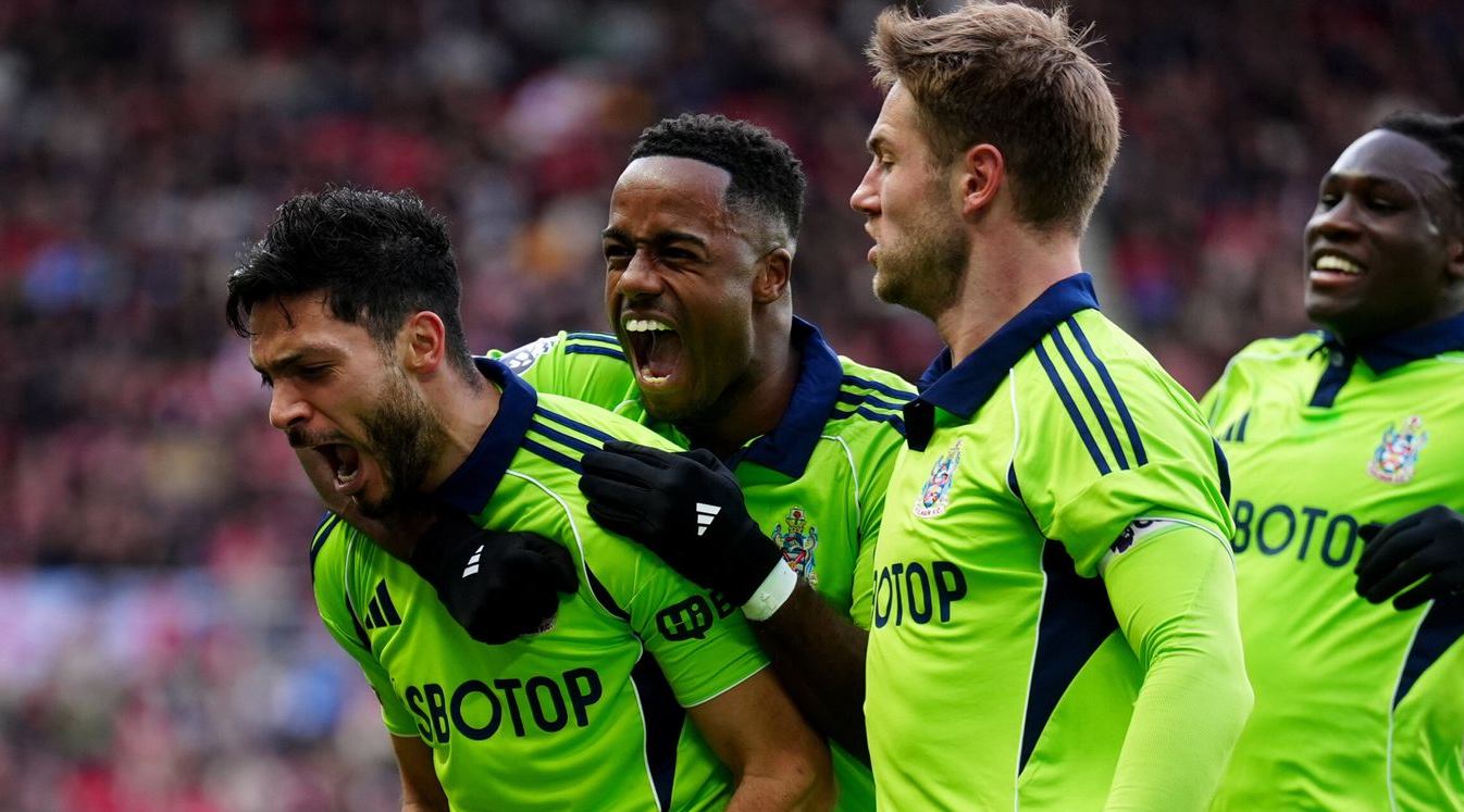 Hasil EPL: Raul Jimenez Borong Dua Gol Saat Fulham Tundukkan The Black Cats 3-1