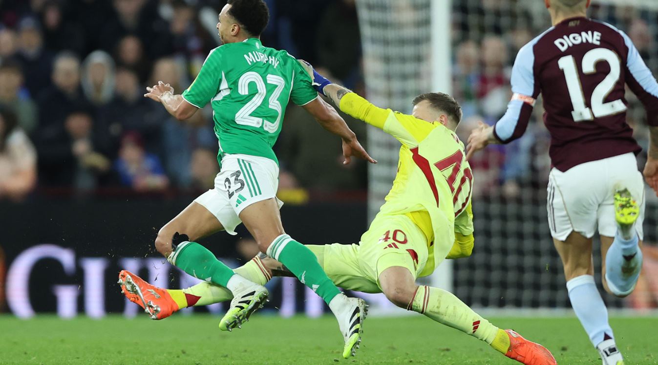 Drama di Piala FA! Kiper Aston Villa Kena Kartu Merah karena Gagalkan Peluang Gol!