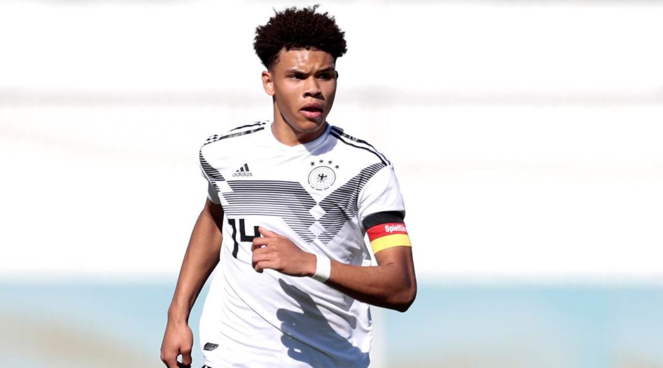 Arsenal Pertimbangkan Nnamdi Collins sebagai Opsi Baru di Lini Pertahanan