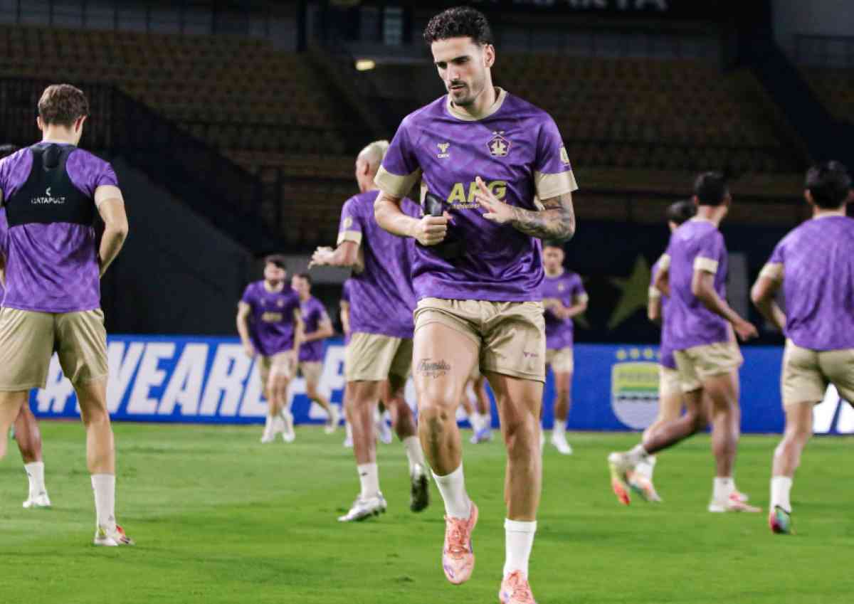 Prediksi Susunan Pemain Persib vs Persik: Sama-sama Full Team, Macan Putih Siap Mencuri Poin!