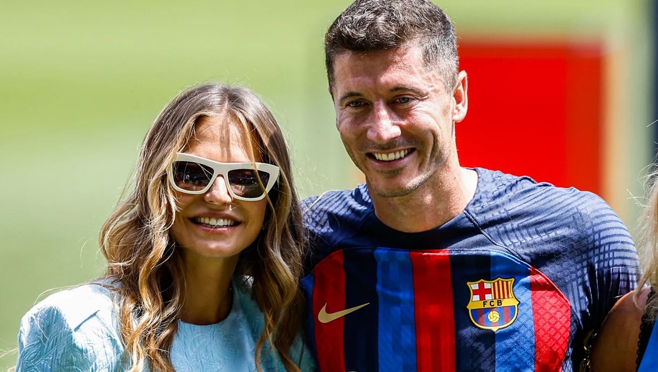 Isyarat dari Istri, Musim Terakhir Robert Lewandowski Bersama Barcelona?