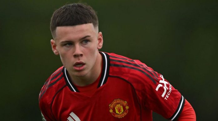 Resmi! Kai Rooney Ikuti Jejak Sang Legenda saat Old Trafford Jadi Saksi