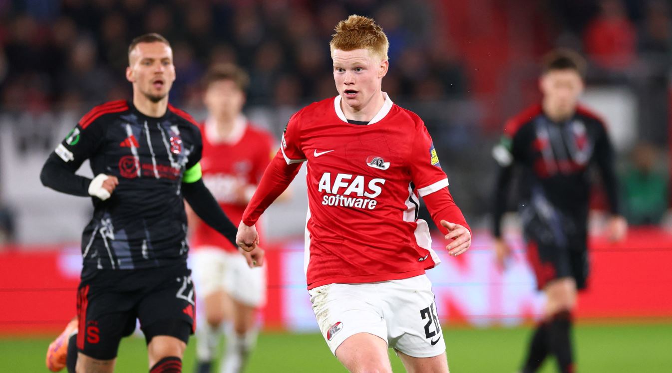 Rebutan Gelandang Rp1 Triliun! Chelsea dan Setan Merah Adu Sikut Demi Wonderkid AZ Alkmaar