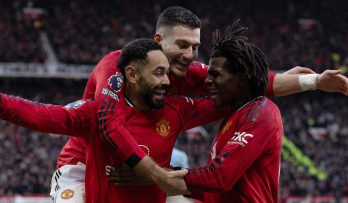 Michael Carrick Ubah Peran Satu Pemain Manchester United Jelang Laga Kontra The Gunners