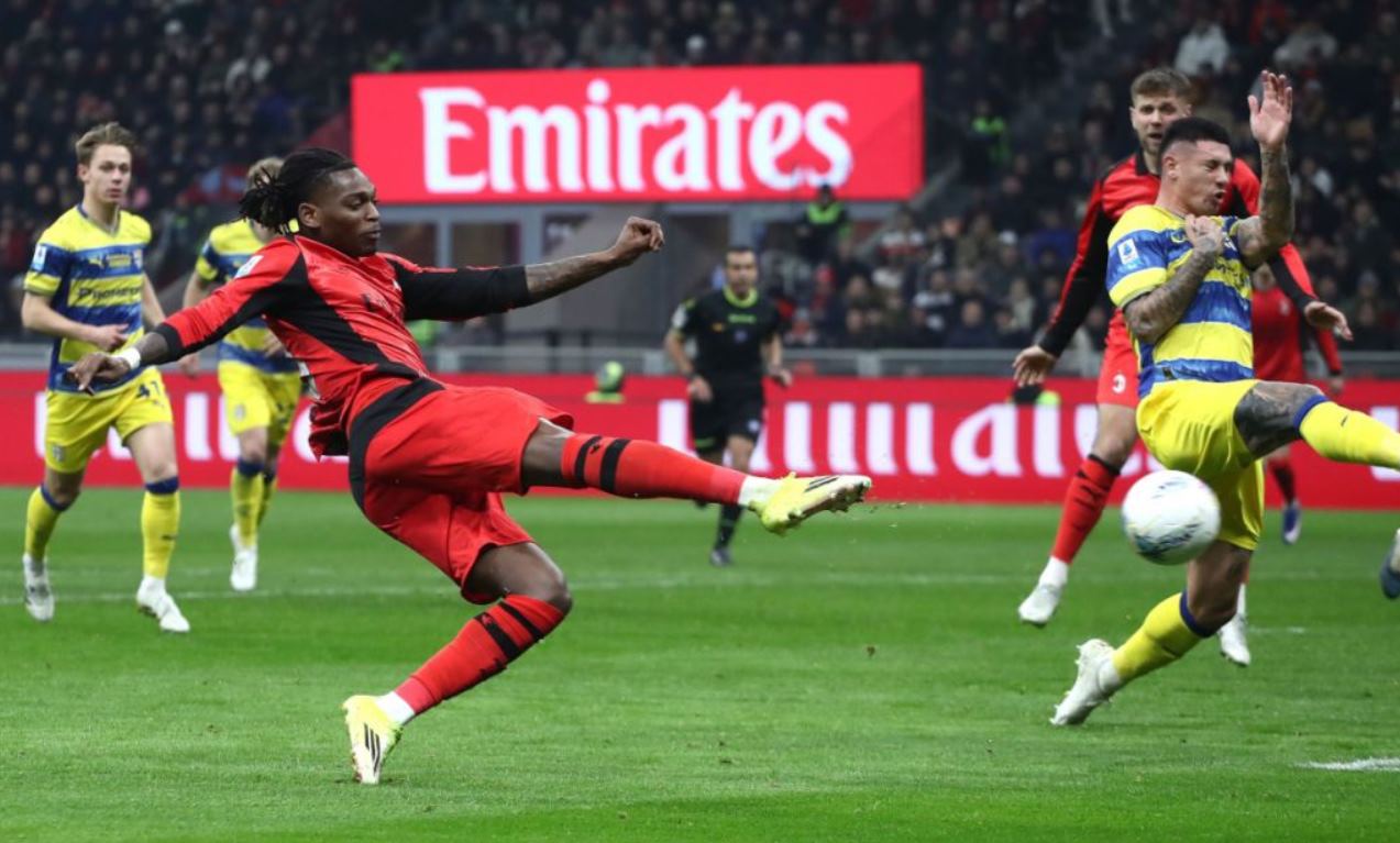 Hasil Serie A: AC Milan Kalah Lawan Ducali Gialloblu di San Siro, Gol Troilo Disahkan Lewat VAR