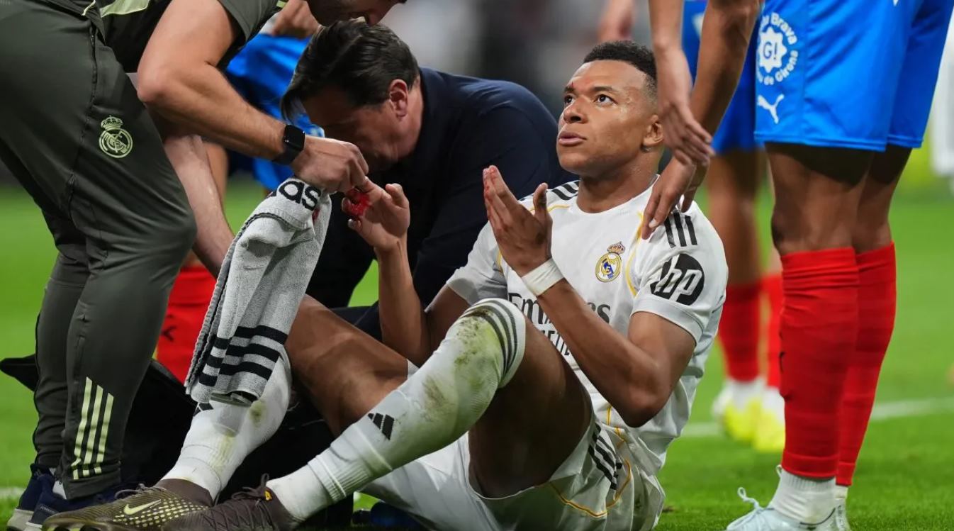 Alasan Aneh di Balik Melempemnya VAR Saat Mbappe Cedera di Laga Lawan Girona