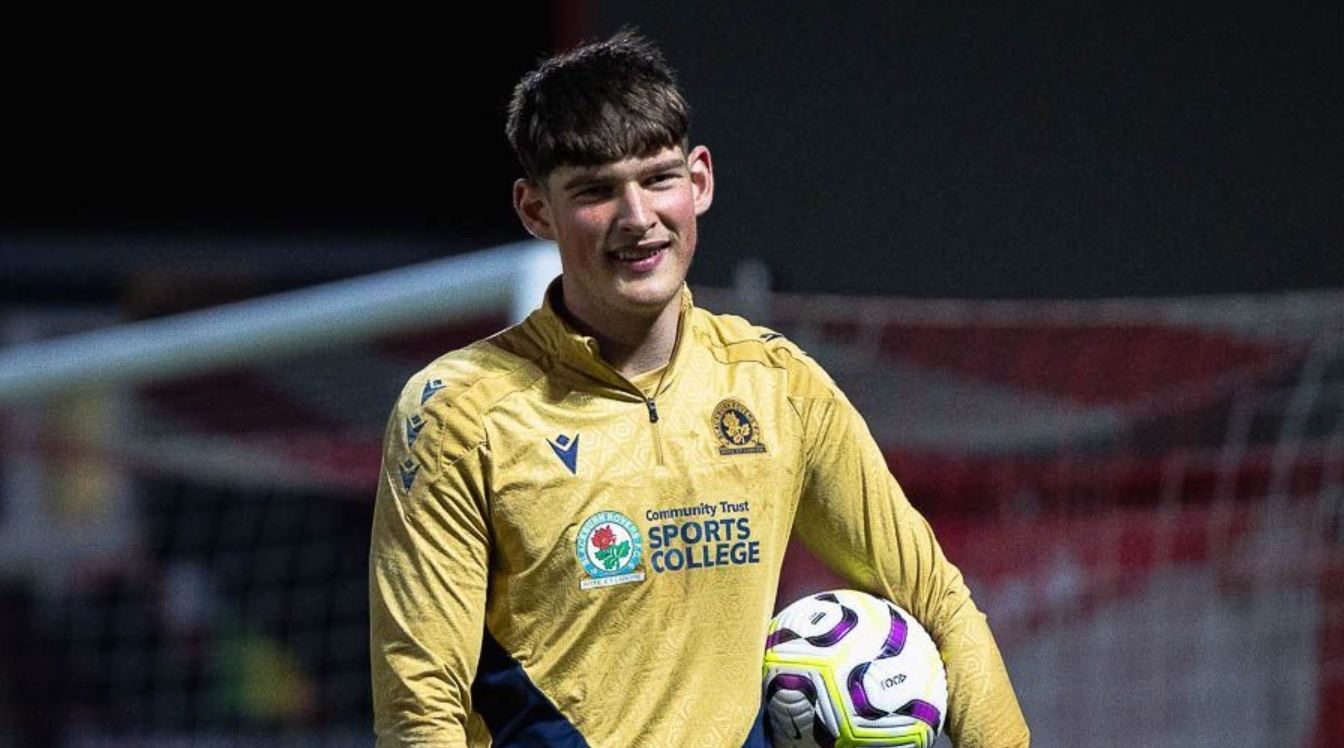 Perkenalkan Solomon Honor! Kiper 18 Tahun Didikan Man City, Kini Bela Setan Merah